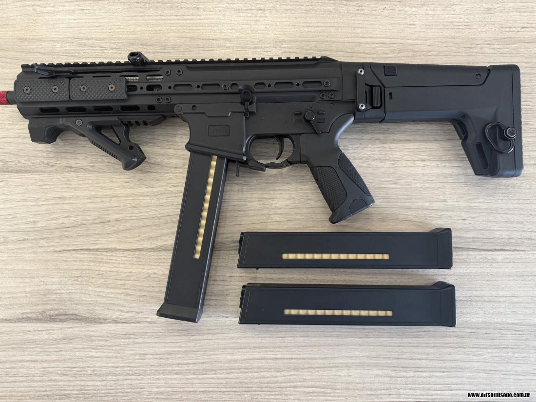 M917 UTR45 The Armory com 3 ma