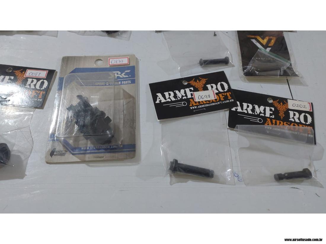 Lote com 14 peças diversas